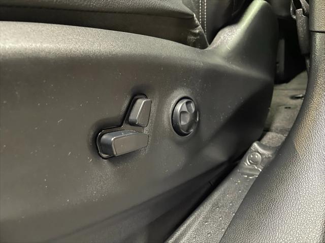 Photo of 2020 Ocean Blue Metallic Chrysler Pacifica