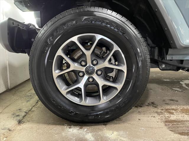 Photo of 2024 Anvil Clear Coat Jeep Gladiator