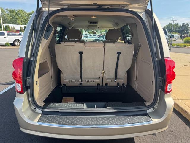 Photo of 2014 Cashmere/Sandstone Pearlcoat Dodge Grand Caravan