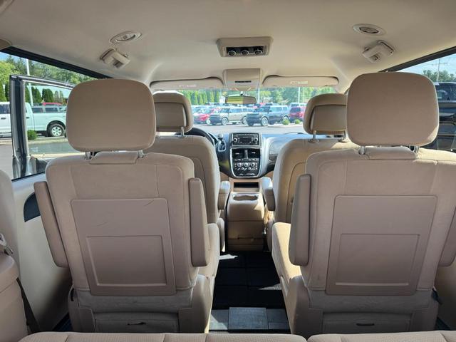 Photo of 2014 Cashmere/Sandstone Pearlcoat Dodge Grand Caravan