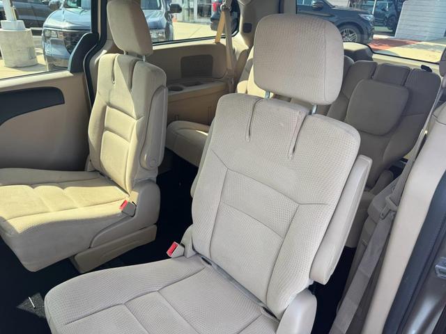 Photo of 2014 Cashmere/Sandstone Pearlcoat Dodge Grand Caravan