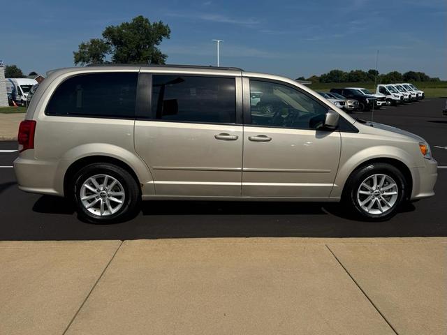 Photo of 2014 Cashmere/Sandstone Pearlcoat Dodge Grand Caravan