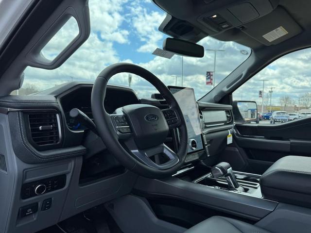 Photo of 2025 Oxford White Ford F-150 Lightning