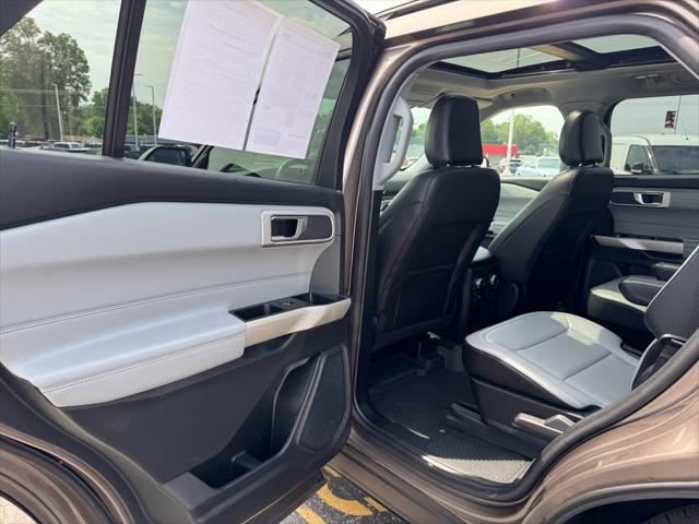 Photo of 2021 Stone Gray Metallic Ford Explorer