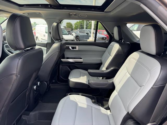 Photo of 2021 Stone Gray Metallic Ford Explorer