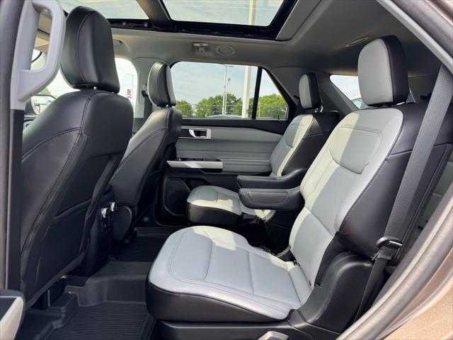 Photo of 2021 Stone Gray Metallic Ford Explorer