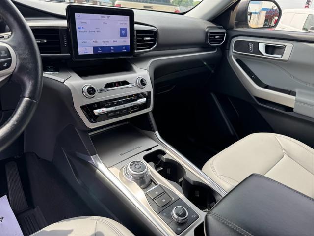 Photo of 2021 Stone Gray Metallic Ford Explorer
