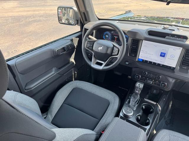 Photo of 2025 Shadow Black Ford Bronco