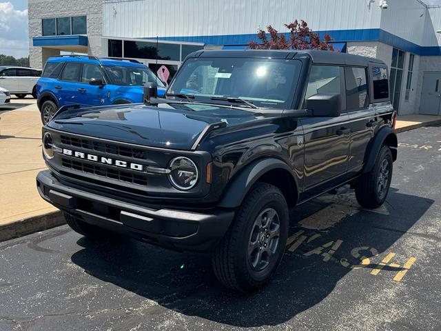 Photo of 2025 Shadow Black Ford Bronco