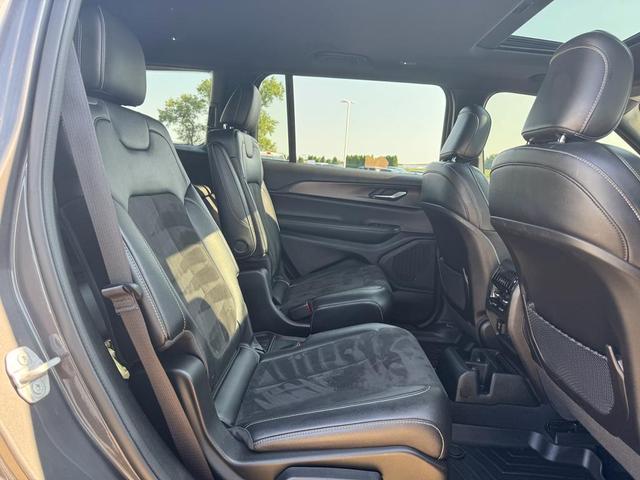 Photo of 2023 Baltic Gray Metallic Clearcoat Jeep Grand Cherokee L