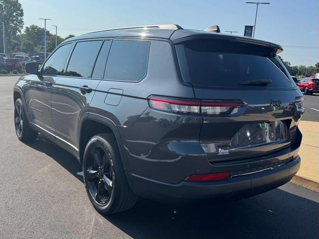 Photo of 2023 Baltic Gray Metallic Clearcoat Jeep Grand Cherokee L