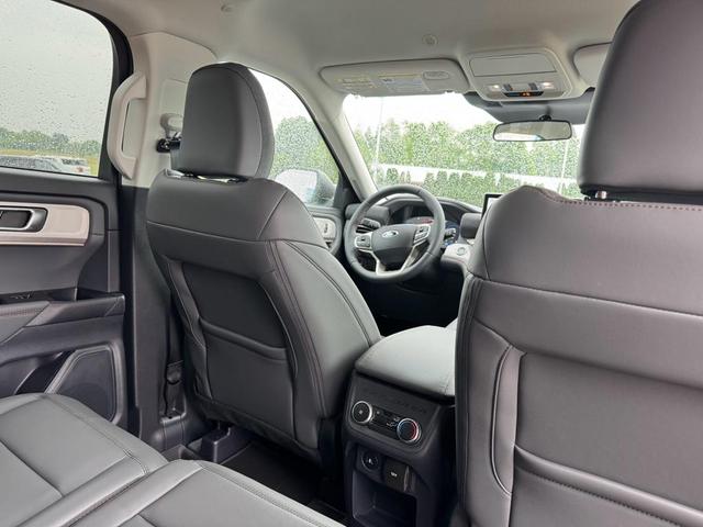 Photo of 2025 Agate Black Metallic Ford Explorer