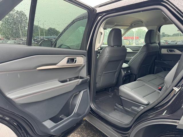 Photo of 2025 Agate Black Metallic Ford Explorer