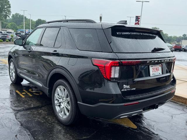 Photo of 2025 Agate Black Metallic Ford Explorer