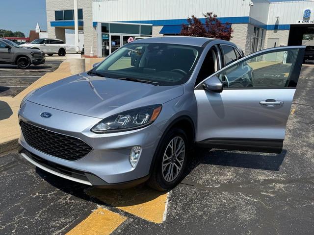 Photo of 2022 Iced Blue Silver Metallic Ford Escape