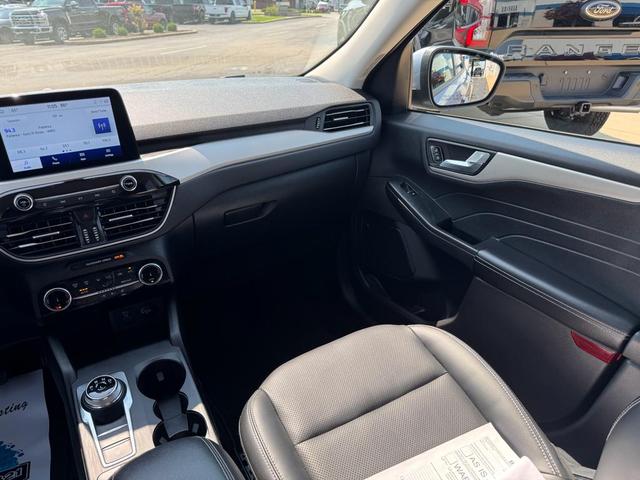 Photo of 2022 Iced Blue Silver Metallic Ford Escape