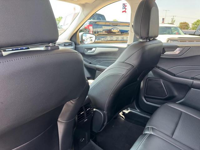 Photo of 2022 Iced Blue Silver Metallic Ford Escape