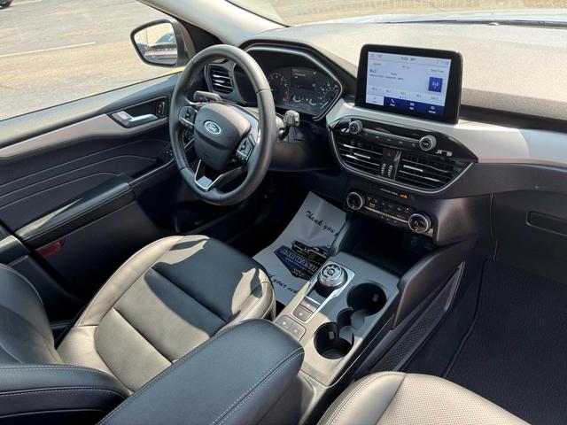 Photo of 2022 Iced Blue Silver Metallic Ford Escape