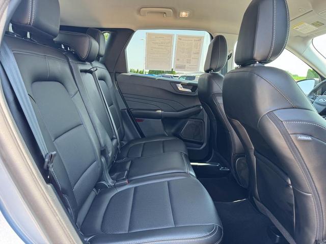 Photo of 2022 Iced Blue Silver Metallic Ford Escape