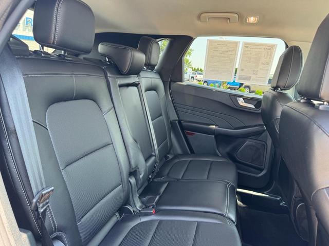 Photo of 2022 Iced Blue Silver Metallic Ford Escape