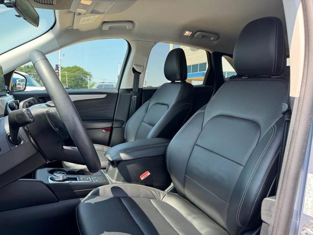 Photo of 2022 Iced Blue Silver Metallic Ford Escape