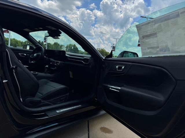 Photo of 2025 Shadow Black Ford Mustang