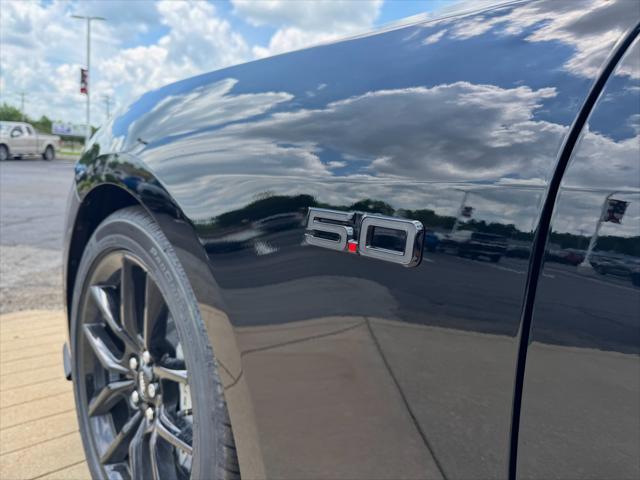 Photo of 2025 Shadow Black Ford Mustang