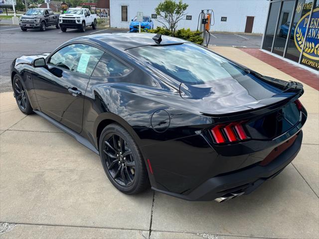 Photo of 2025 Shadow Black Ford Mustang