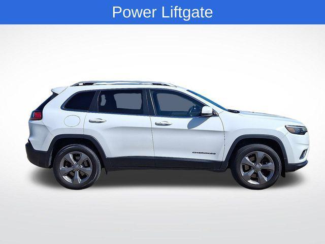 Photo of 2019 Bright White Clearcoat Jeep Cherokee