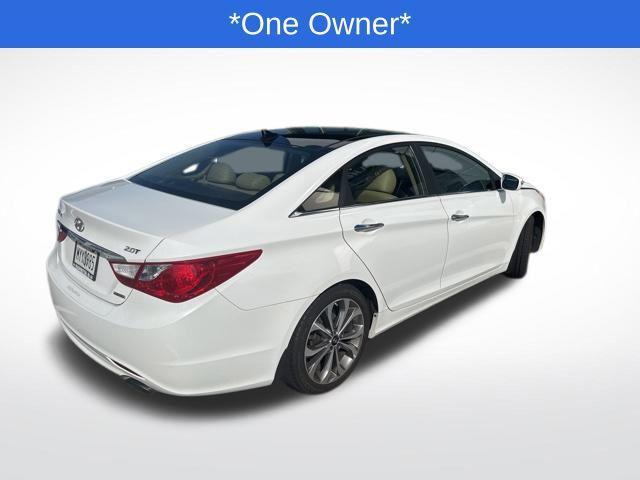 Photo of 2013 Shimmering White Mica Hyundai SONATA