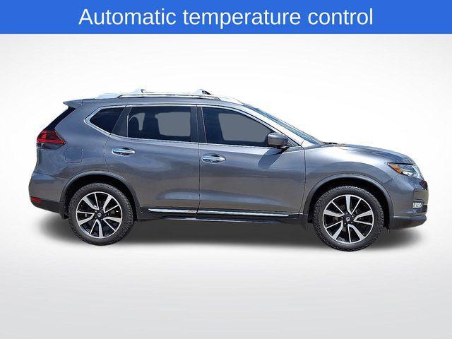 Photo of 2018 Gun Metallic Nissan Rogue