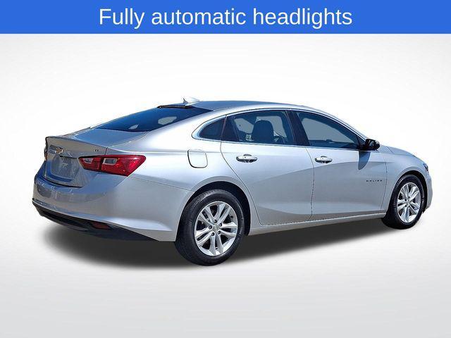 Photo of 2018 Silver Ice Metallic Chevrolet Malibu