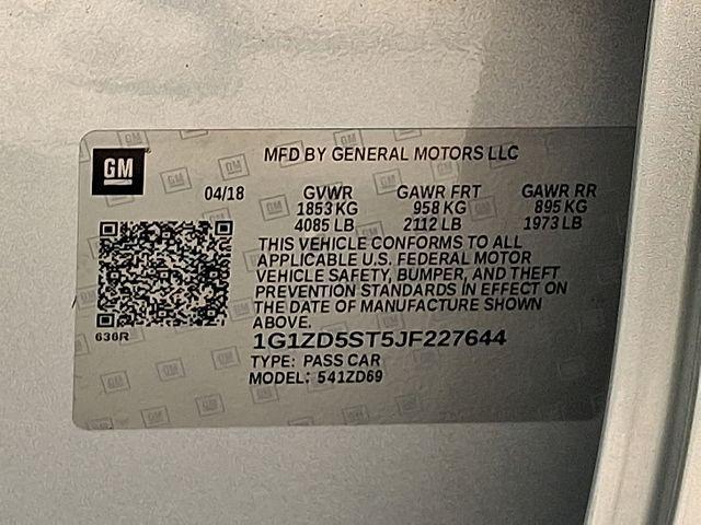 Photo of 2018 Silver Ice Metallic Chevrolet Malibu