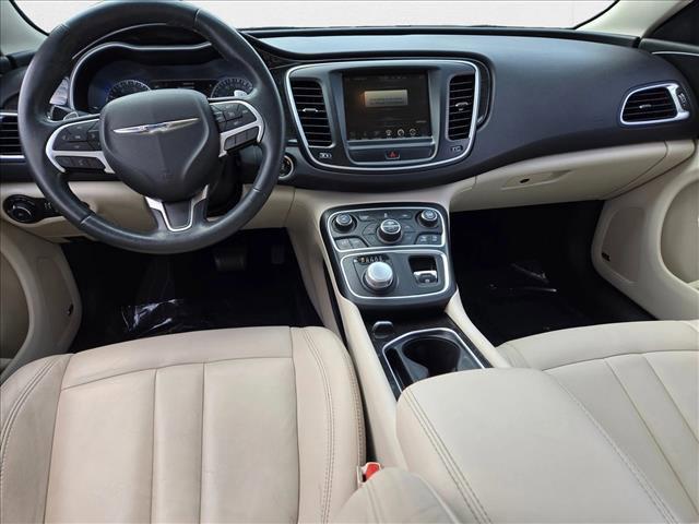 Photo of 2015 Granite Crystal Metallic Clearcoat Chrysler 200