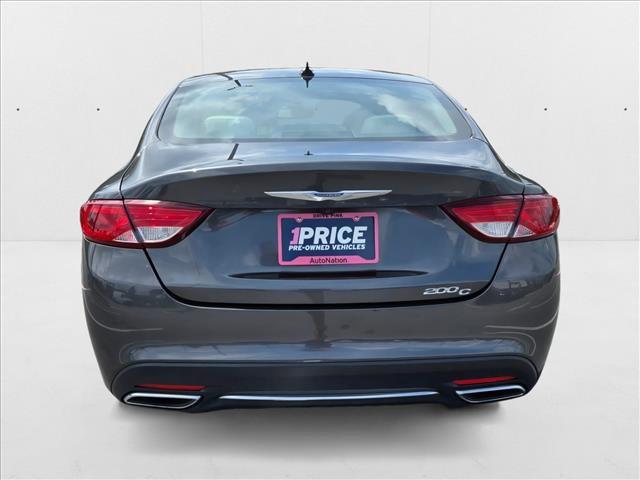 Photo of 2015 Granite Crystal Metallic Clearcoat Chrysler 200
