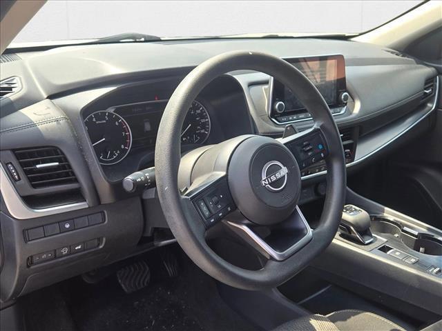Photo of 2024 Everest White Pearl Nissan Rogue