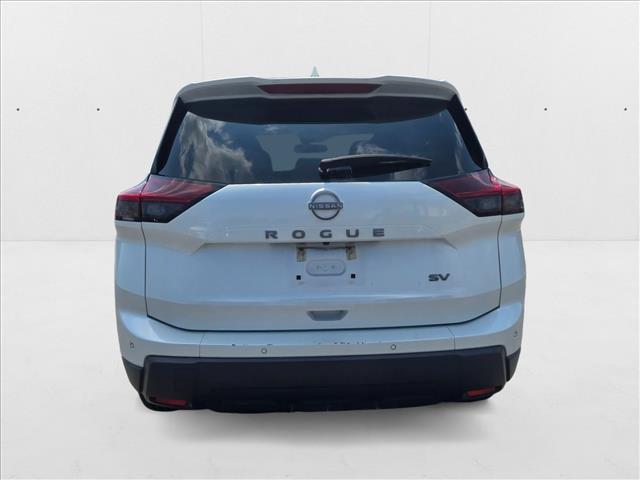 Photo of 2024 Everest White Pearl Nissan Rogue