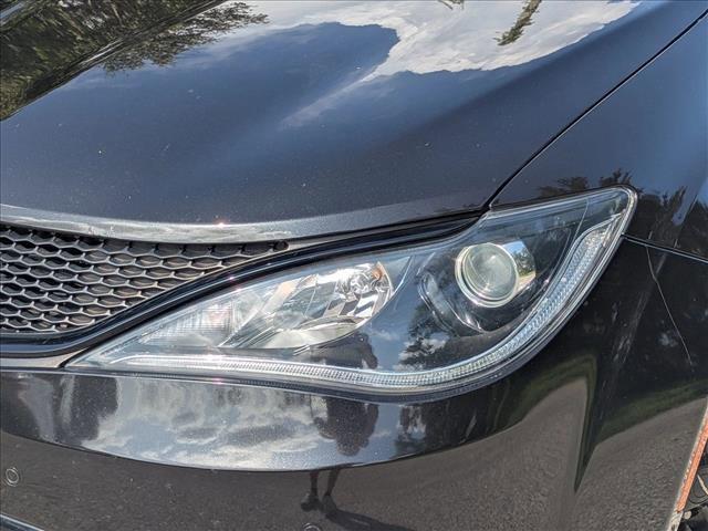Photo of 2019 Brilliant Black Crystal Pearlcoat Chrysler Pacifica