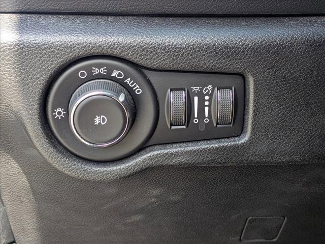 Photo of 2019 Brilliant Black Crystal Pearlcoat Chrysler Pacifica