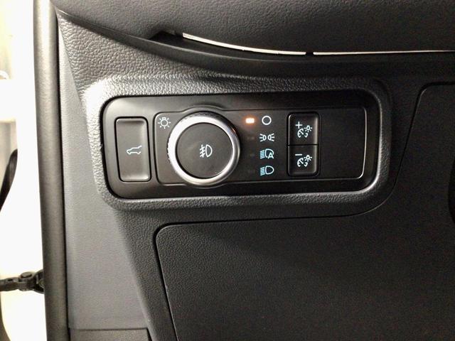 Photo of 2025 Star White Metallic Tri-Coat Ford Explorer