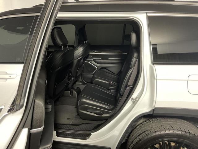 Photo of 2021 Bright White Clearcoat Jeep Grand Cherokee L