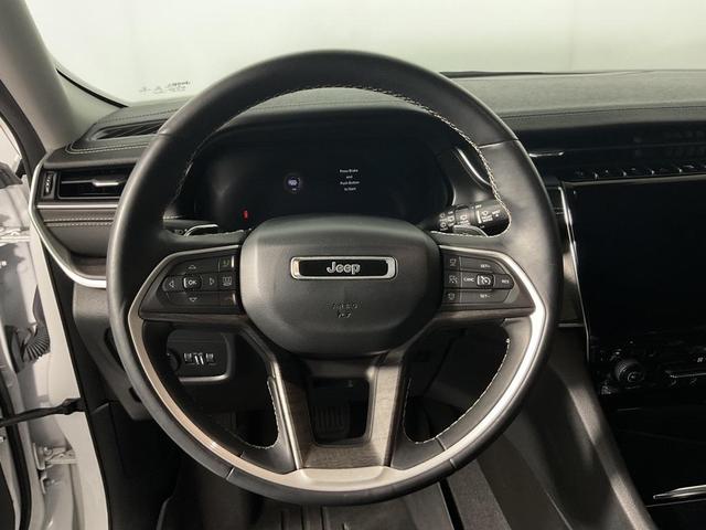 Photo of 2021 Bright White Clearcoat Jeep Grand Cherokee L