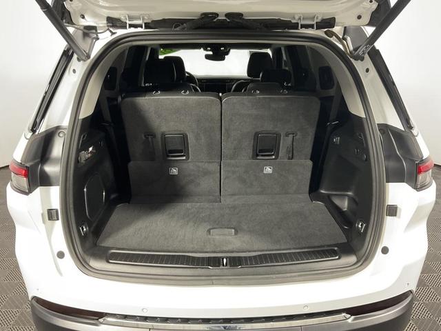 Photo of 2021 Bright White Clearcoat Jeep Grand Cherokee L
