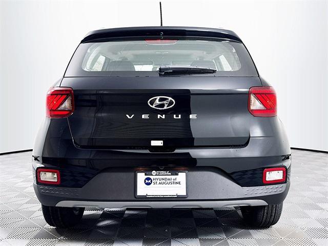 Photo of 2025 Onyx Black Hyundai VENUE