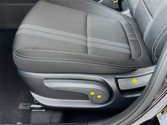 Photo of 2025 Onyx Black Hyundai VENUE