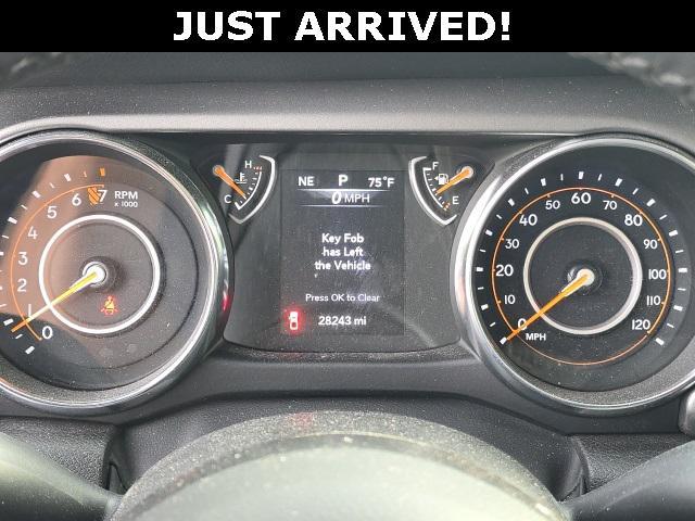 Photo of 2023 Bright White Clearcoat Jeep Gladiator