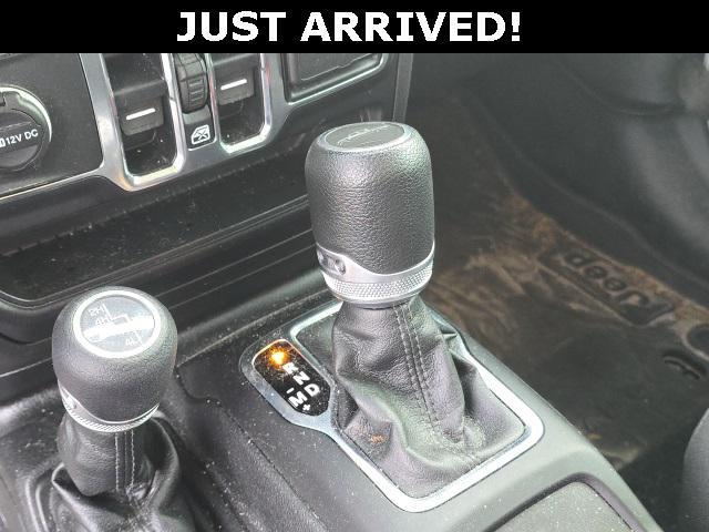 Photo of 2023 Bright White Clearcoat Jeep Gladiator