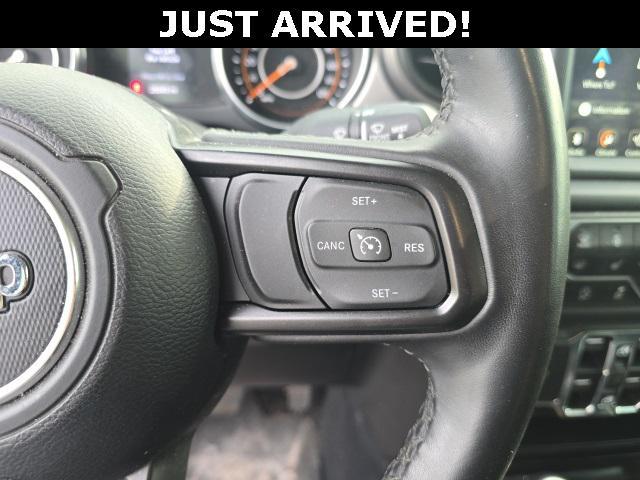 Photo of 2023 Bright White Clearcoat Jeep Gladiator