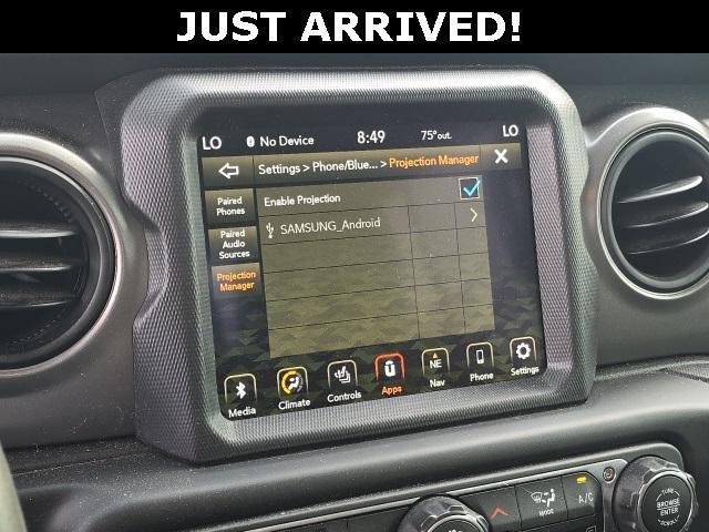 Photo of 2023 Bright White Clearcoat Jeep Gladiator