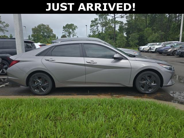 Photo of 2023 Fluid Metal Hyundai ELANTRA HEV
